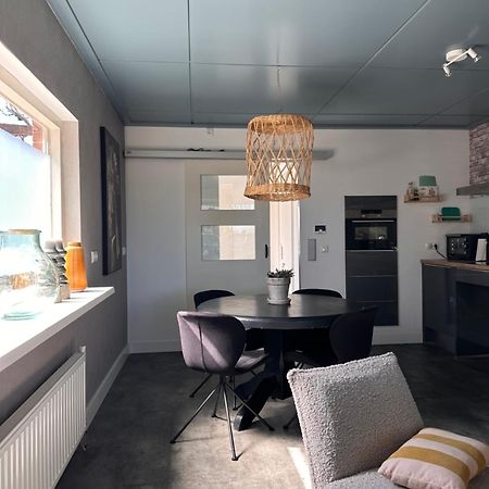 B&B Het Kleine Huisje Емен Екстериор снимка