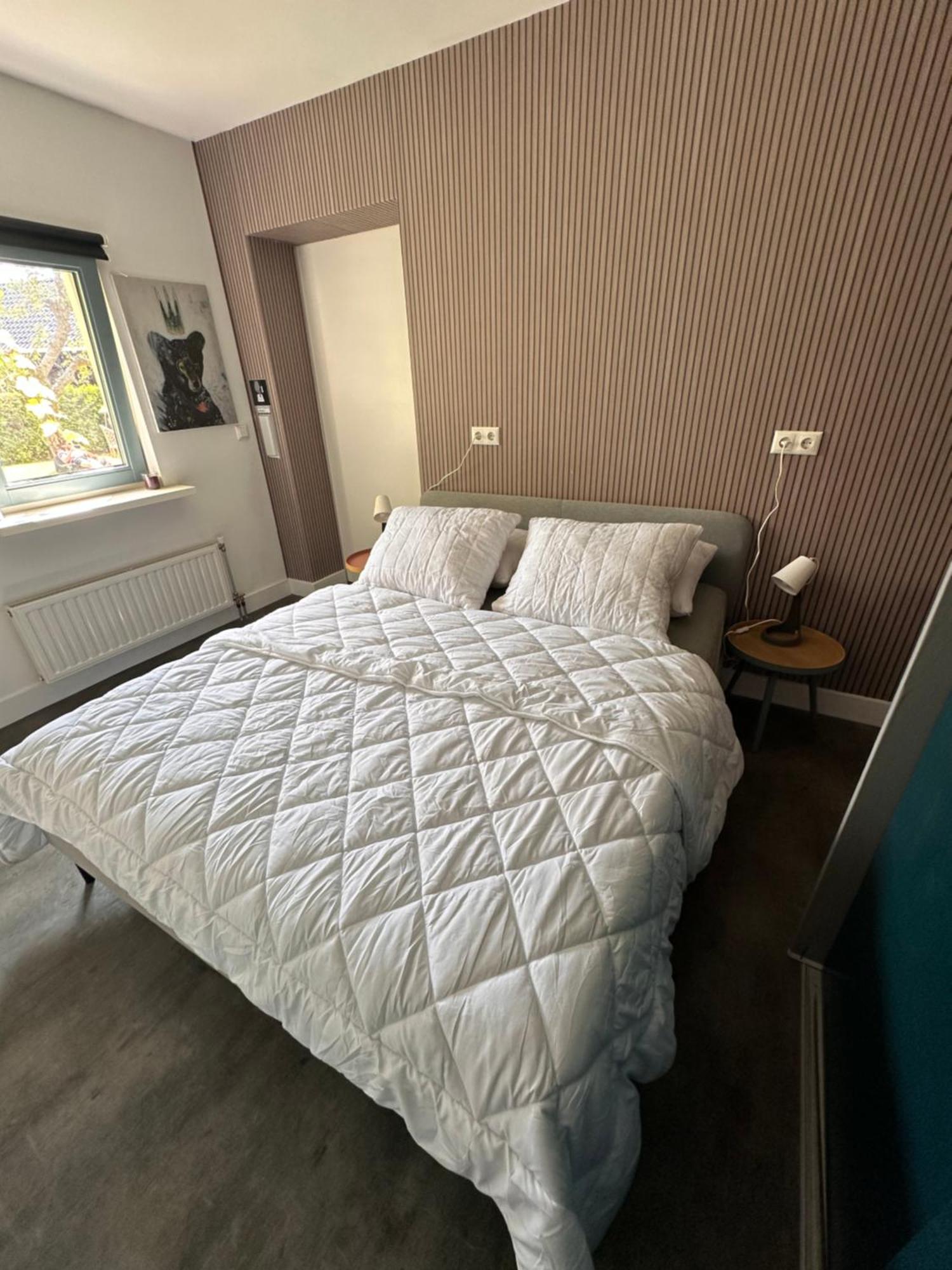 B&B Het Kleine Huisje Емен Екстериор снимка