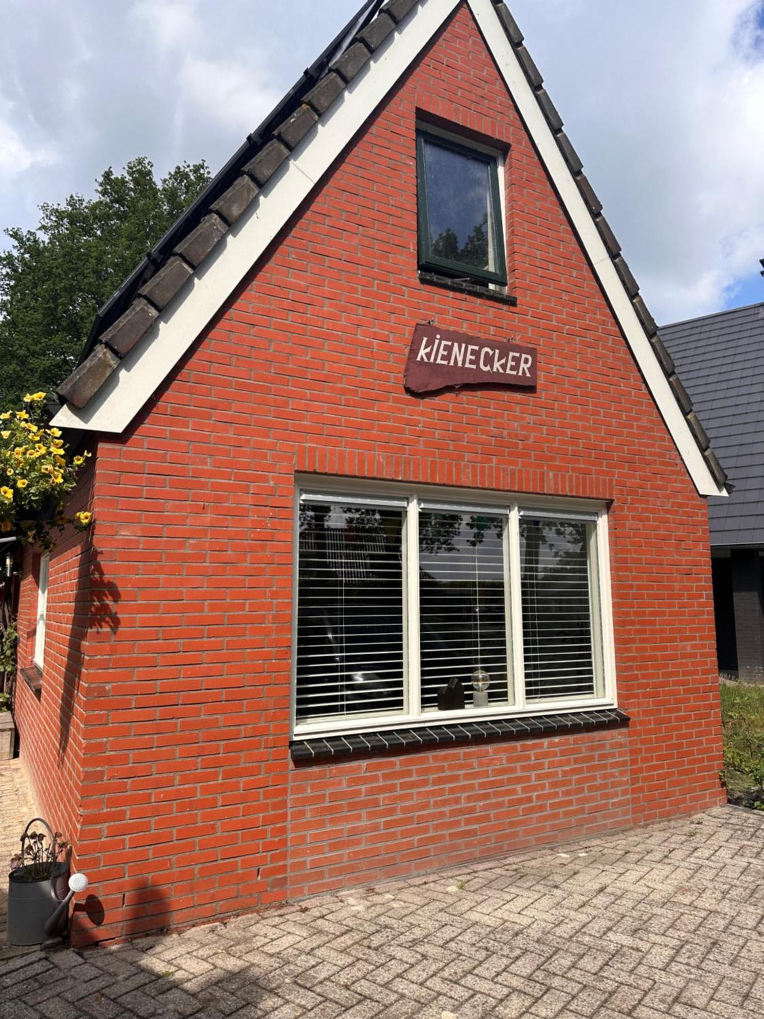 B&B Het Kleine Huisje Емен Екстериор снимка